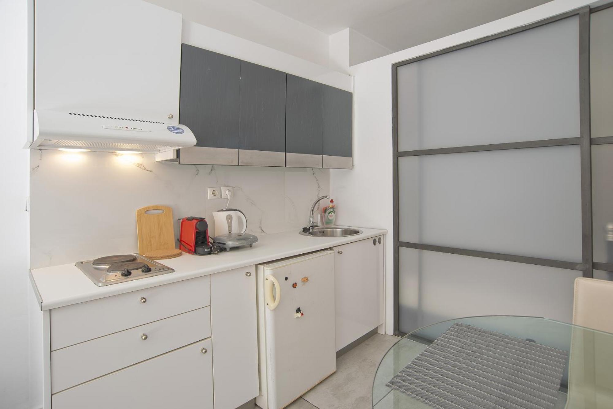 Milanou Glyfada G1 First Athens