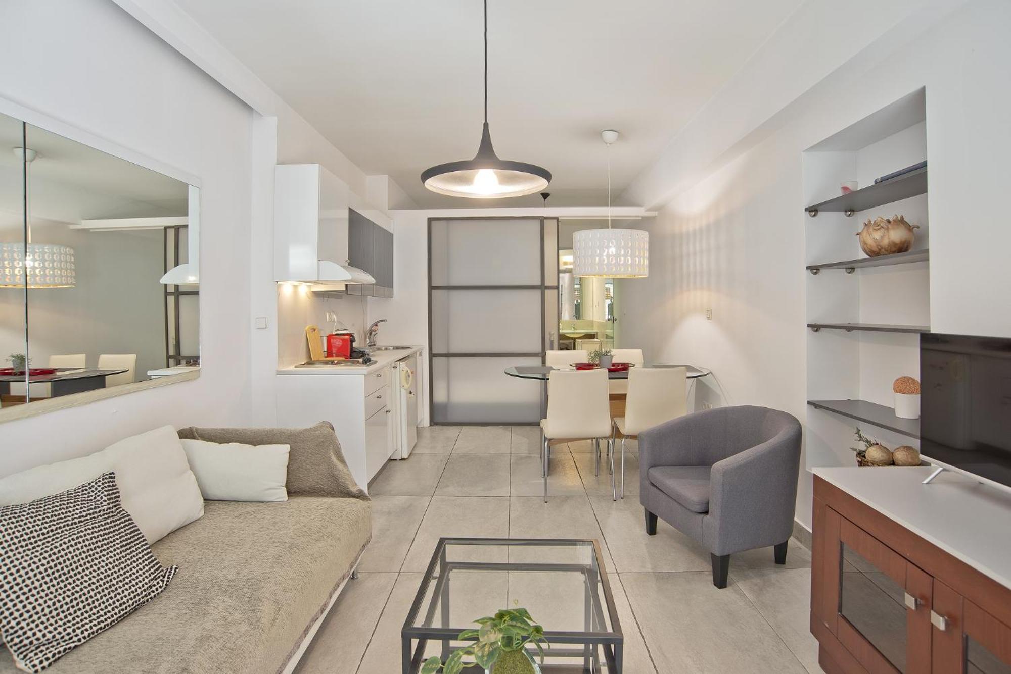Milanou Glyfada G1 First Apartment *
