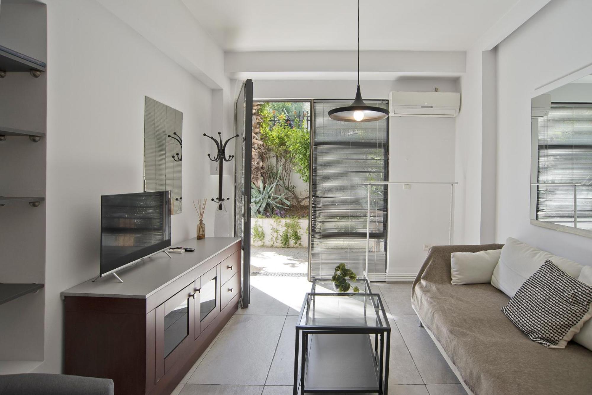 Milanou Glyfada G1 First *