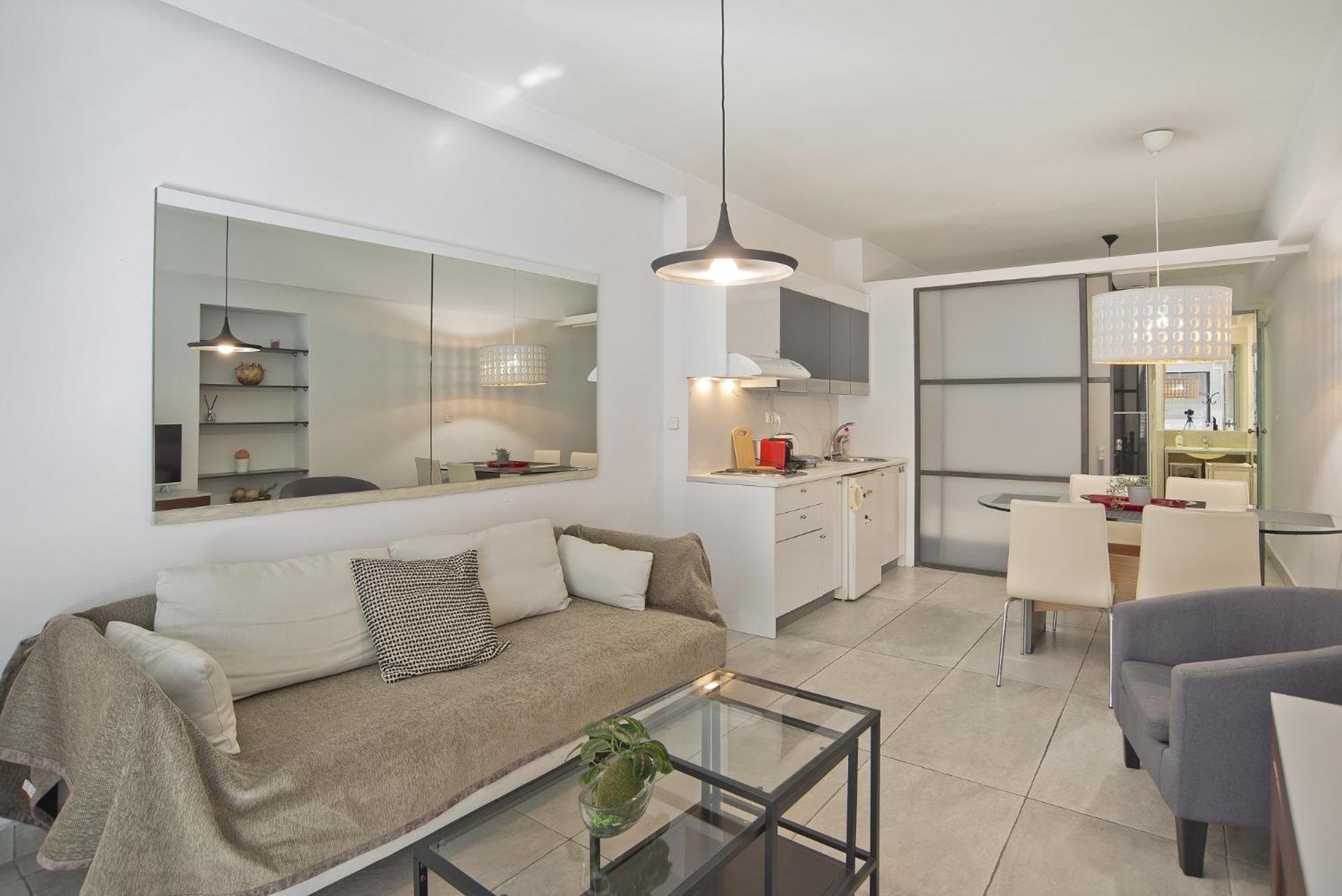 Milanou Glyfada G1 First Apartment *